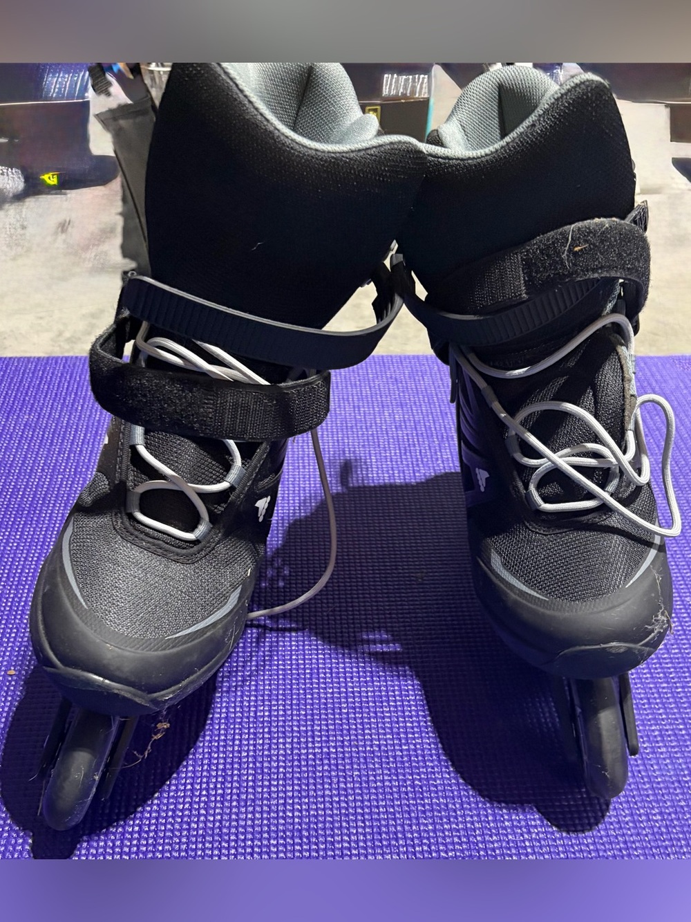 Rollerblade Men's Black Inline Skates - Secure Fit and Smooth Ride - Picture 3 of 5